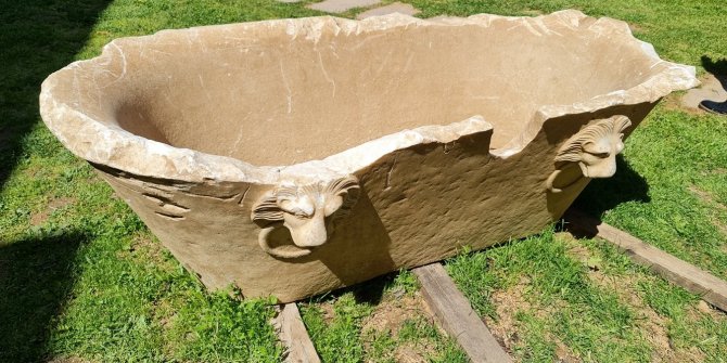 Bir tonluk 1800 yıllık mermer küvet Afrodisias Müzesi’nde sergilenecek