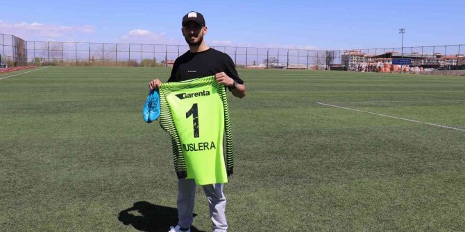 Tümör nedeniyle futbolu bıraktı