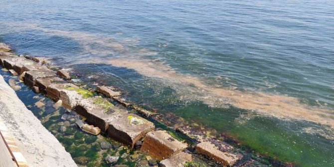 Marmara Denizi yine turuncuya büründü