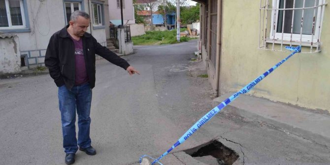 3 ayrı noktadaki yol çökmesi tedirgin ediyor