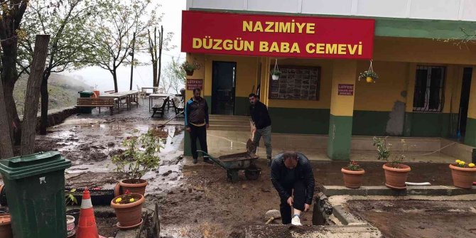 Taşkın ve dolu ziyaretgahta hasara neden oldu