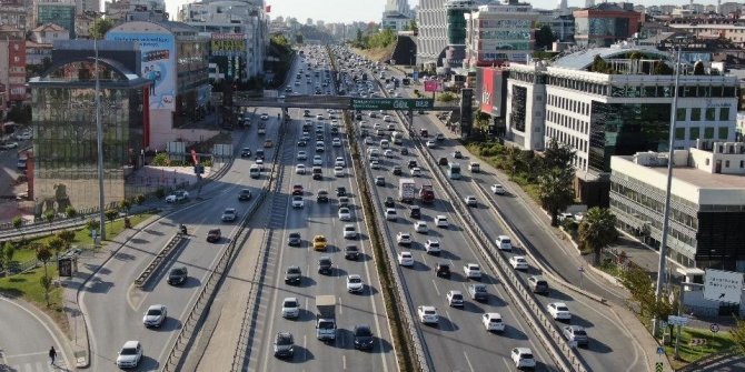 İstanbul’da pazar günü trafik yoğunluğu yüzde 49’lara ulaştı