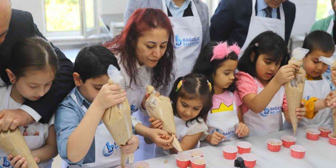 Çölyak hastaları için glütensiz kek yaptılar