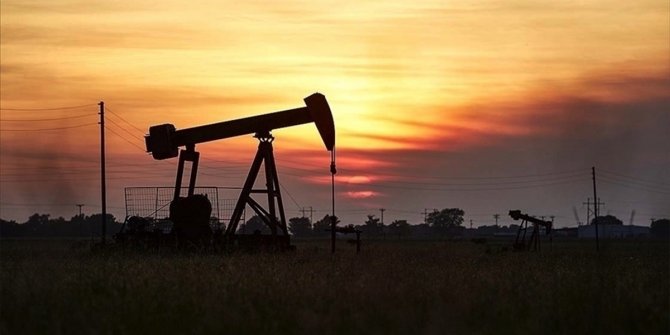 Brent petrolün varil fiyatı 104,91 dolar