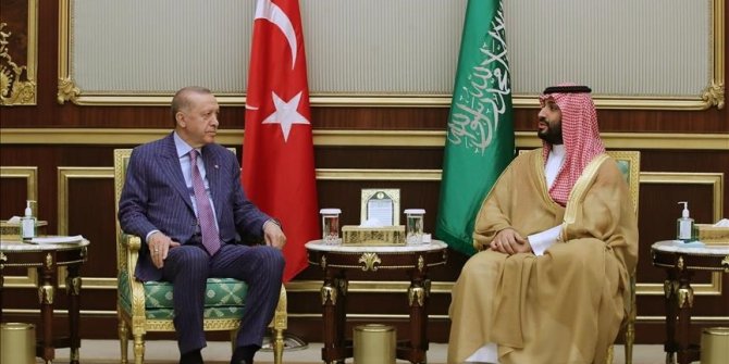 Erdogan i saudijski princ Salman razgovarali o odnosima Turkiye i Saudijske Arabije