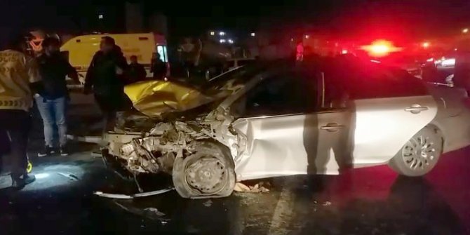 Trafik kazası: Biri polis 2 kişi hayatını kaybetti