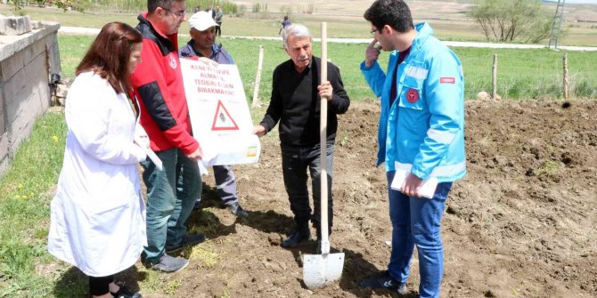 Kırsalda yaşayan vatandaşlar keneye karşı bilgilendirildi