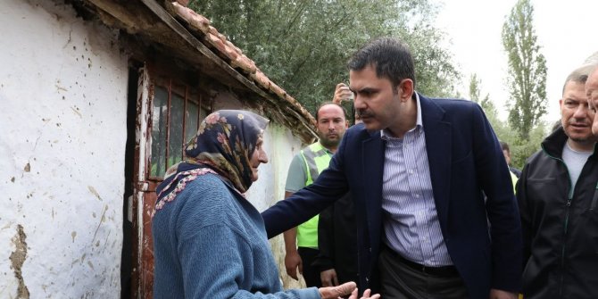 Bakan Kurum, selden etkilenen Haymana’da incelemelerde bulundu