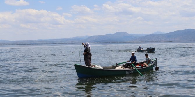 Suğla Gölü'nde yeni balık avı sezonu dualarla açıldı