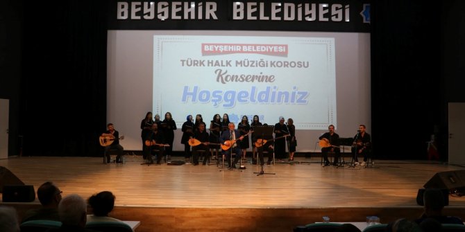 Beyşehir'de Türk Halk Müziği Korosu'ndan konser