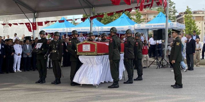 Pençe-Kilit şehidi Uzman Çavuş Kadir Kemik Pendik’te son yolculuğuna uğurlandı