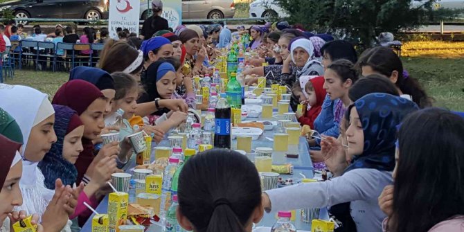 Ukrayna’dan tahliye edilen Ahıskalı Türkleri için program düzenlendi