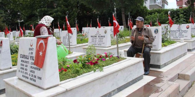 Şehit ailelerinin buruk "Babalar Günü"