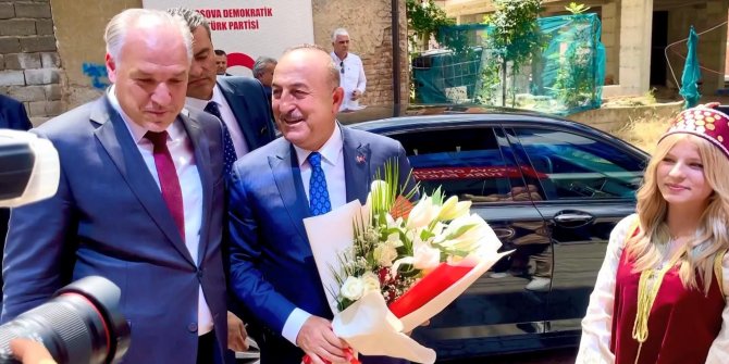 Çavuşoğlu, Bölgesel Kalkınma Bakanı ve KDTP Genel Başkanı Damka ile görüştü