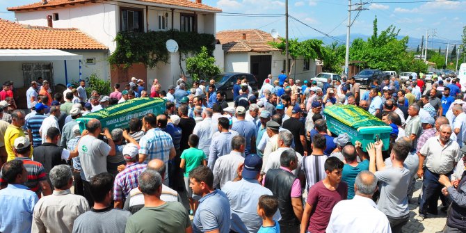 Su kanalındaki göçükte ölen 2 kişi toprağa verildi