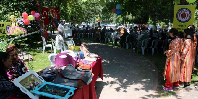 Zihinsel engelli vatandaşlar geleneksel bahar şenliklerinde bir araya geldi