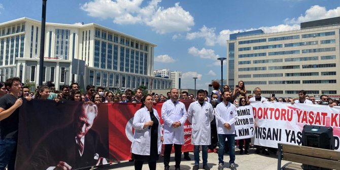 Ankara'da sağlıkçılardan protesto