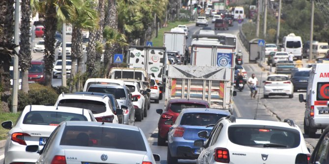 Bodrum'da bayram öncesi trafik durma noktasında