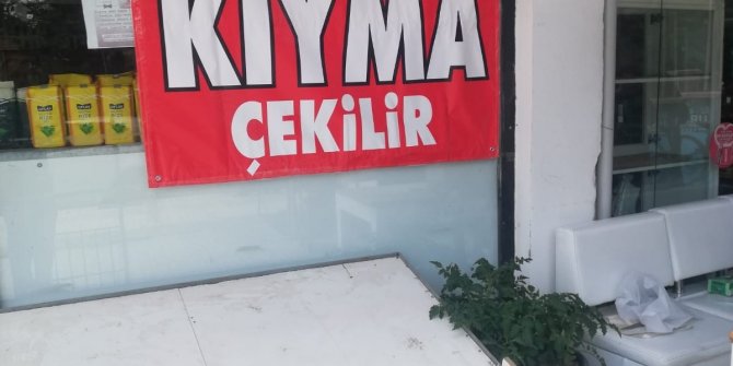 Zabıta ekipleri izinsiz kıyma çekenleri denetledi