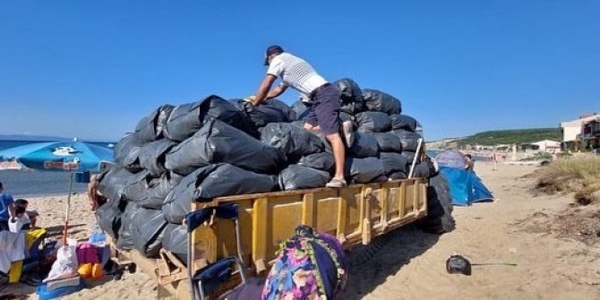 3 günde 150 kamyon çöp toplandı, belediye başkanı tatilcileri uyardı