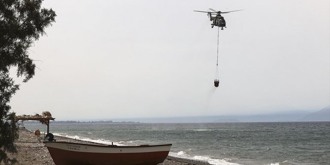 Yunanistan'da yangın söndürme helikopteri denize düştü: 2 ölü