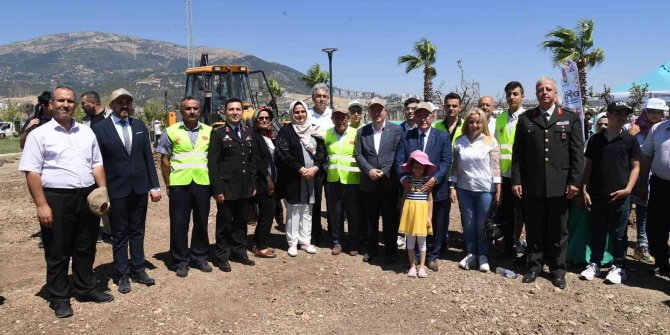 251 kahramanın adına 251 zeytin fidanı dikildi