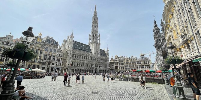 Belçika'da aşırı sıcaklar nedeniyle kırmızı alarm verildi