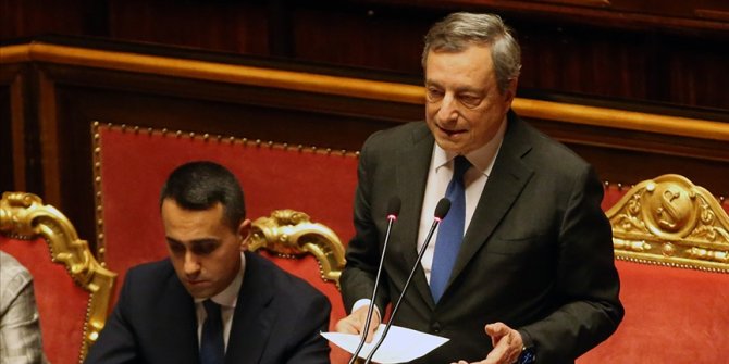 Italy's premier resigns after coalition collapses