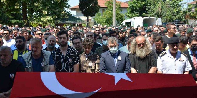 Kazada hayatını kaybeden özel harekatçı, gözyaşlarıyla son yolculuğuna uğurlandı