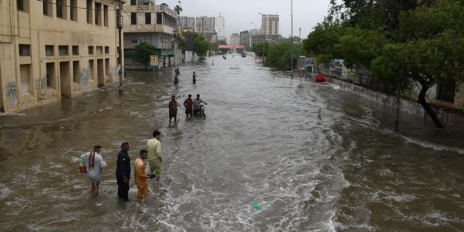 Pakistan'da muson yağmurları nedeniyle ölenlerin sayısı 312'ye yükseldi