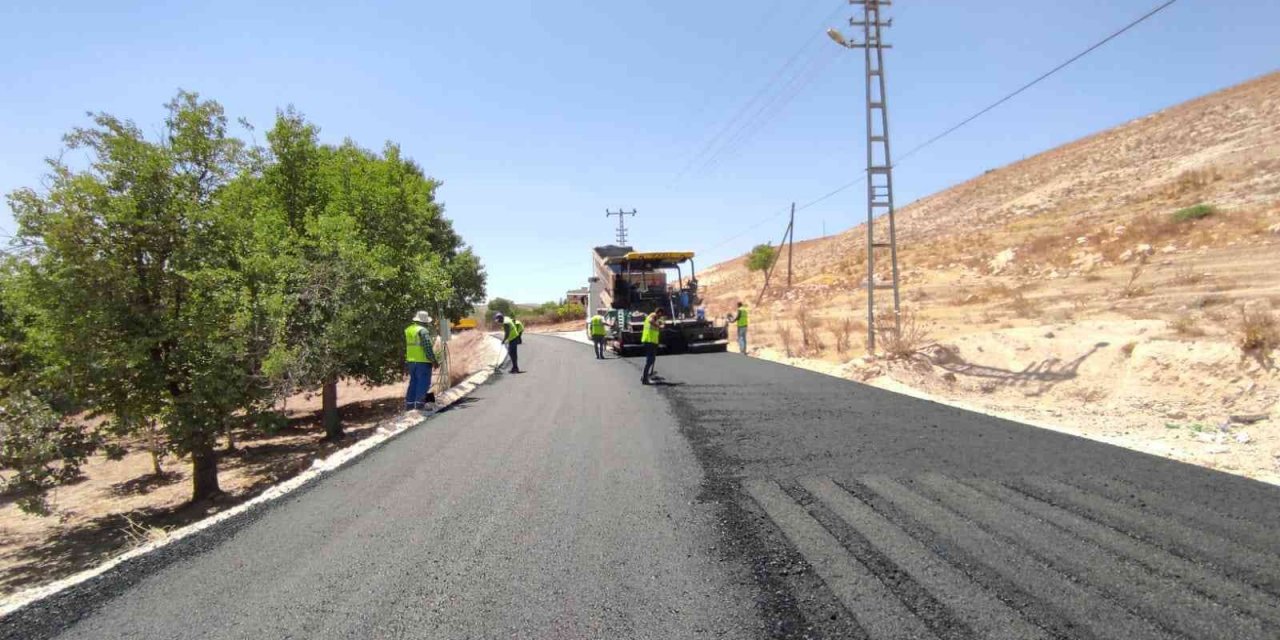 Büyükşehir bir günde 3 bin 549 ton asfalt serimi yaptı