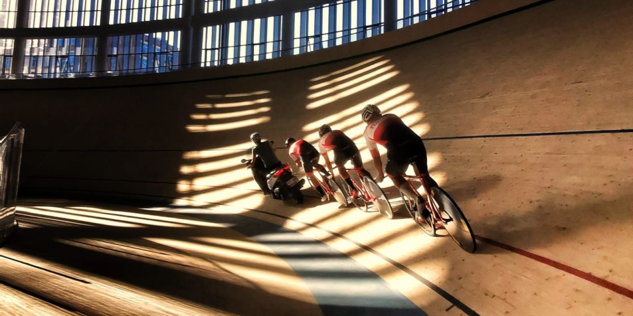 Türkiye'nin ilk kapalı olimpik velodromunda ilk sürüş