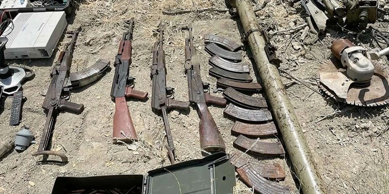 Pençe-Kilit Operasyonu'nda teröristlere ait çok sayıda silah ve mühimmat ele geçirildi