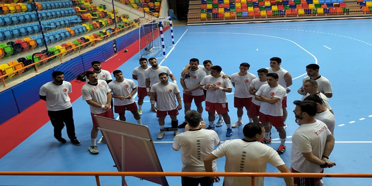 A Milli Erkek Hentbol Takımı, hazırlık maçında Katar'a yenildi