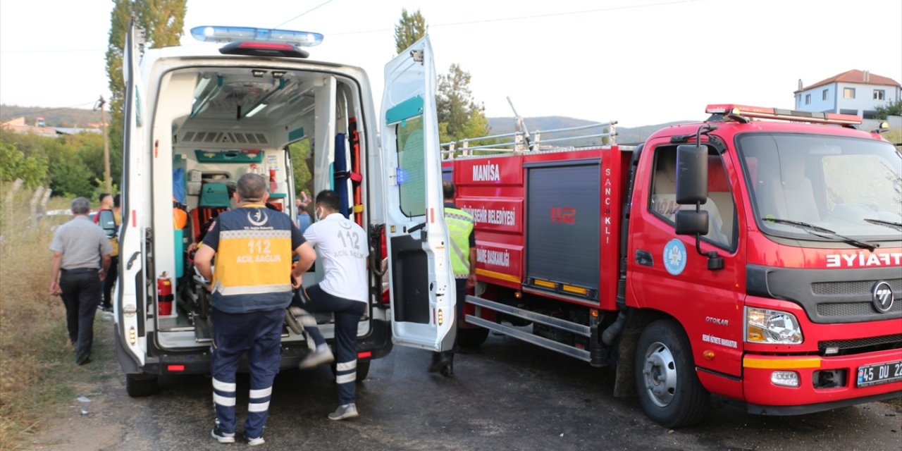 Manisa'da trafik kazasında yaralanan 5 kişiden biri hastanede hayatını kaybetti