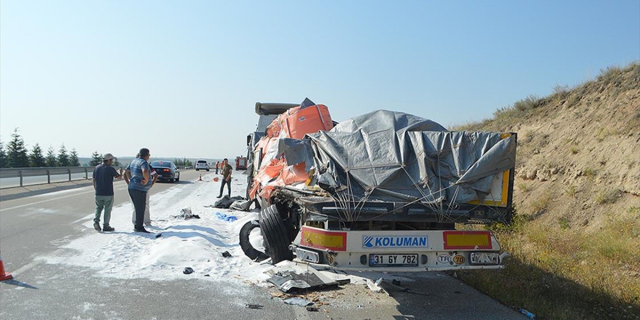 Afyonkarahisar'da kaza! 2 kişi öldü, 5 kişi yaralandı