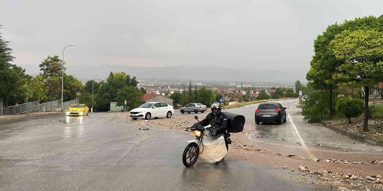 Eskişehir’de sağanak yağış etkili oldu