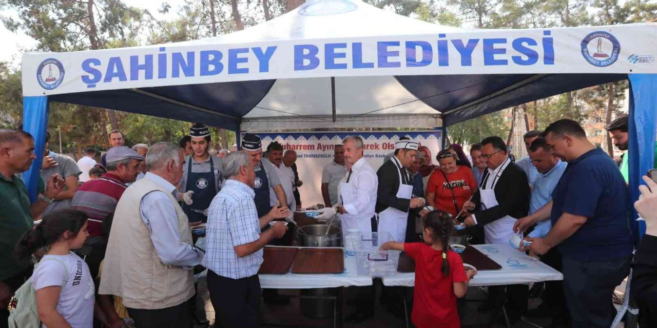 Şahinbey’de aşure geleneği sürüyor