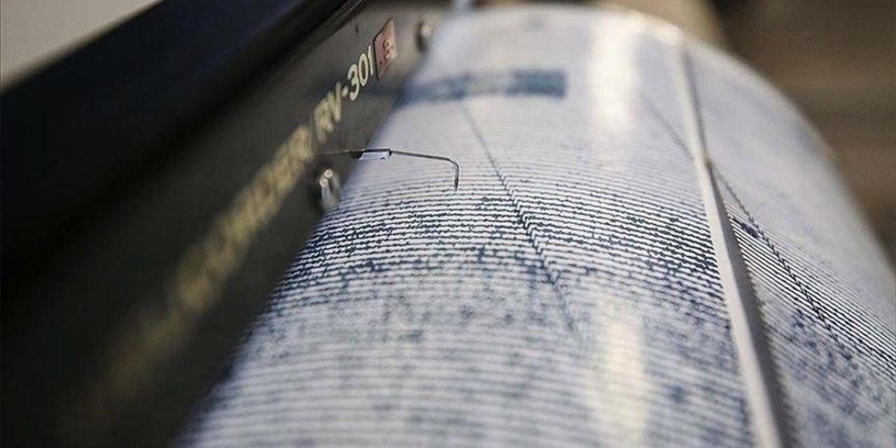 Ege Denizi'nde deprem: İki ilde hissedildi