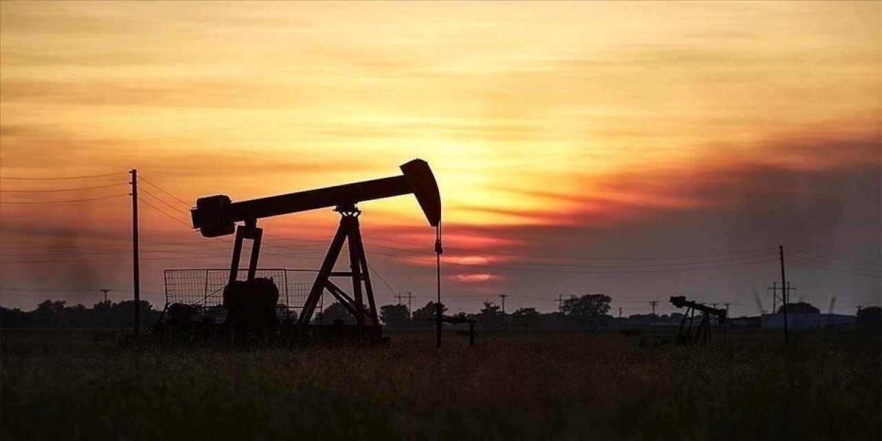 Oil increases more than 5% in week ending August 26