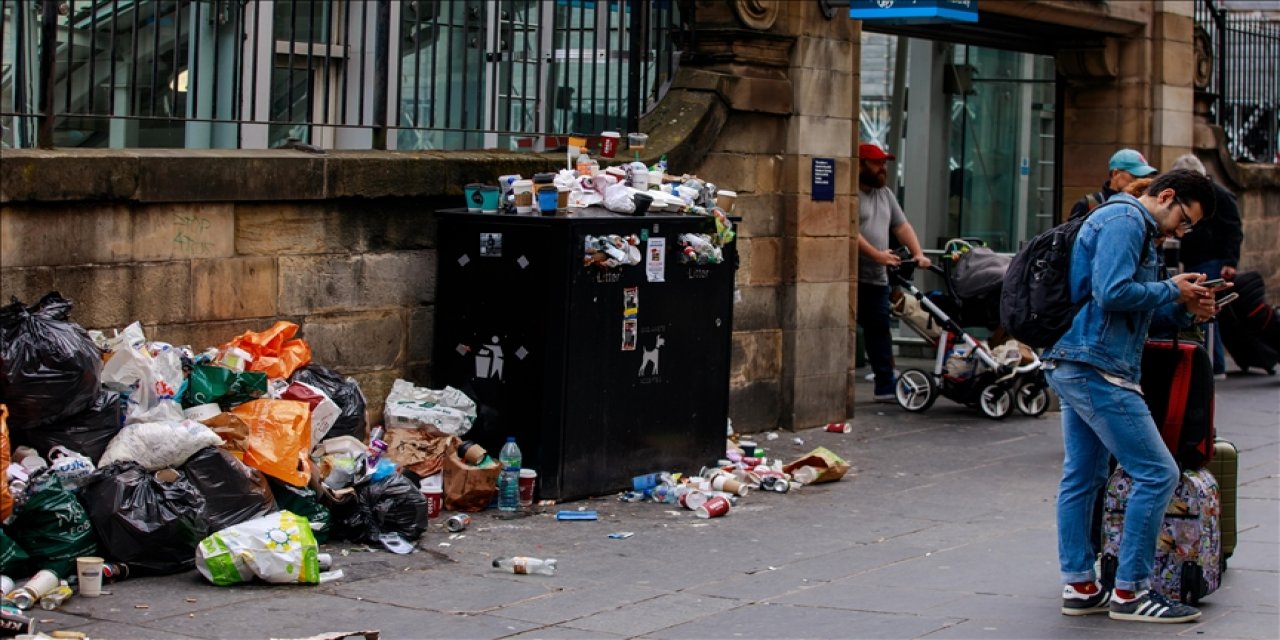 Rubbish bins pile high in Scottish capital due to ongoing bin collectors' strike