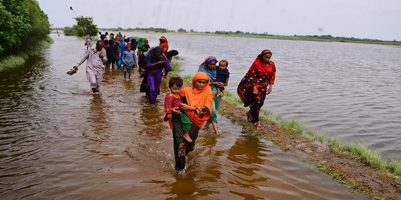 Death toll from floods in Pakistan reaches 1,061