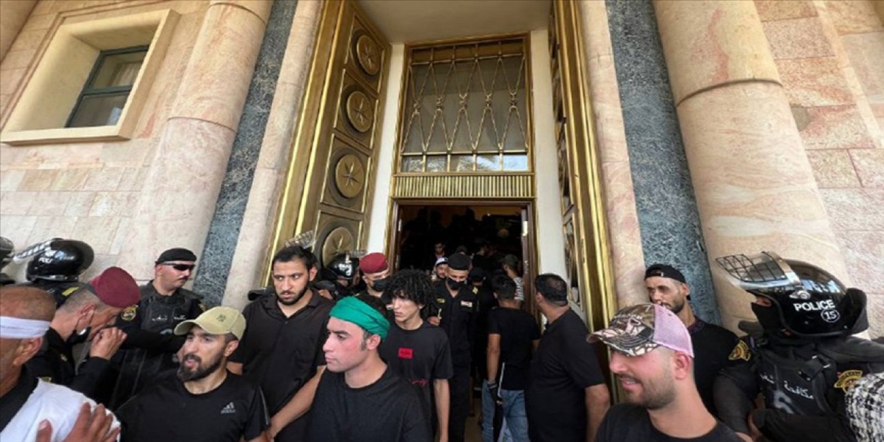 Irak'ta Sadr yanlıları Cumhurbaşkanlığı Sarayı'na girdi