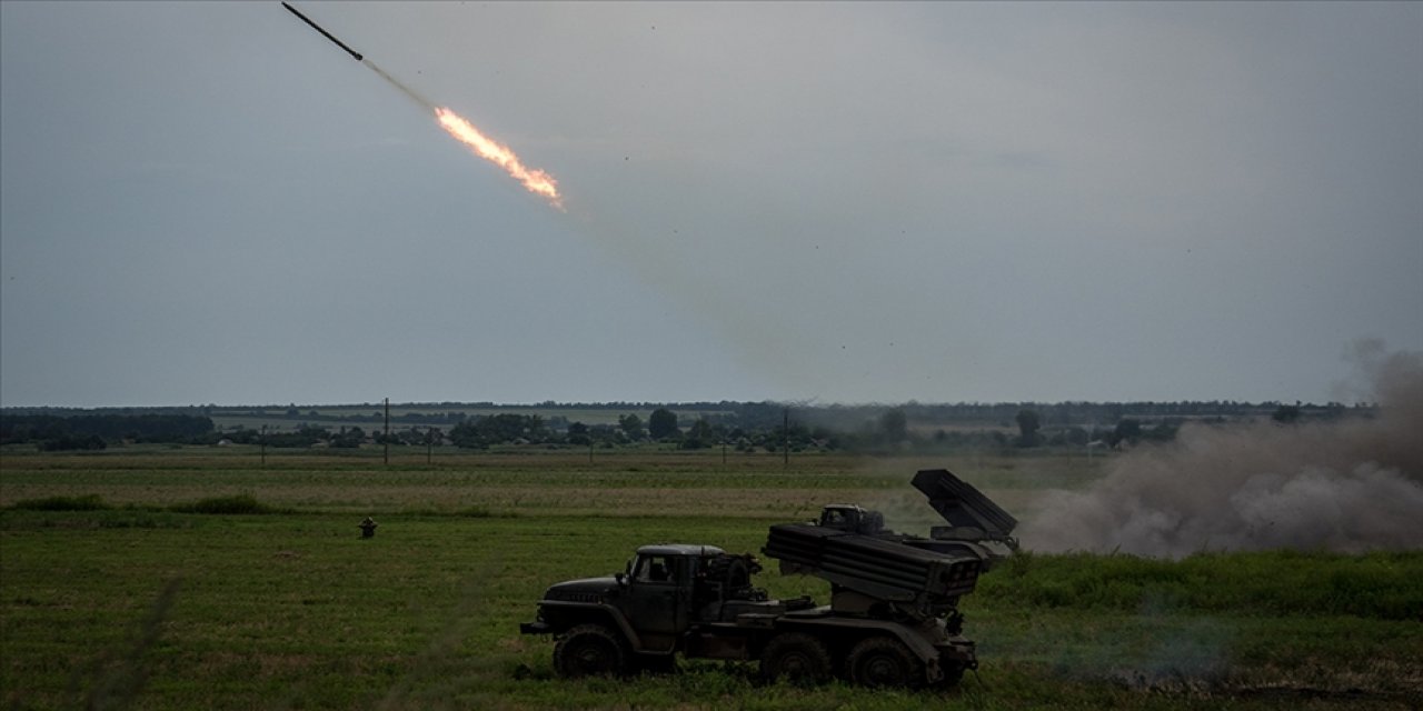 Ukrayna, ülkenin güneyinde Rus güçlerine karşı saldırı başlatttı