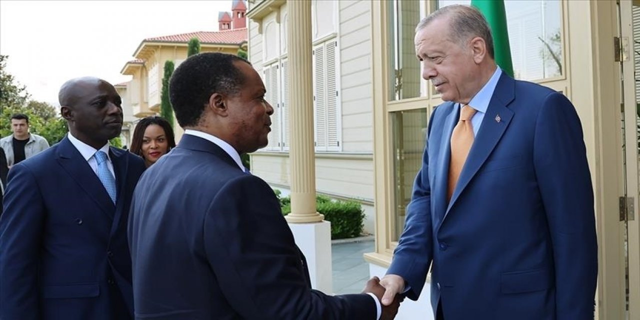 Erdogan rencontre le président de la République du Congo