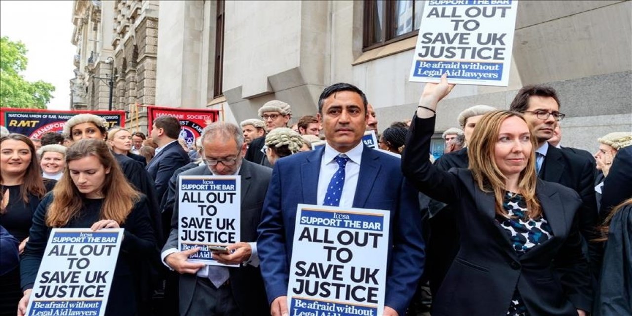Criminal barristers in England, Wales launch indefinite strike over low pay