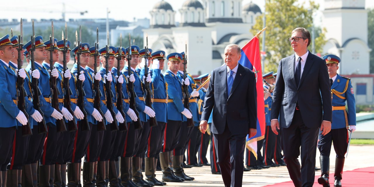 Erdoğan, Sırbistan’da resmi törenle karşılandı