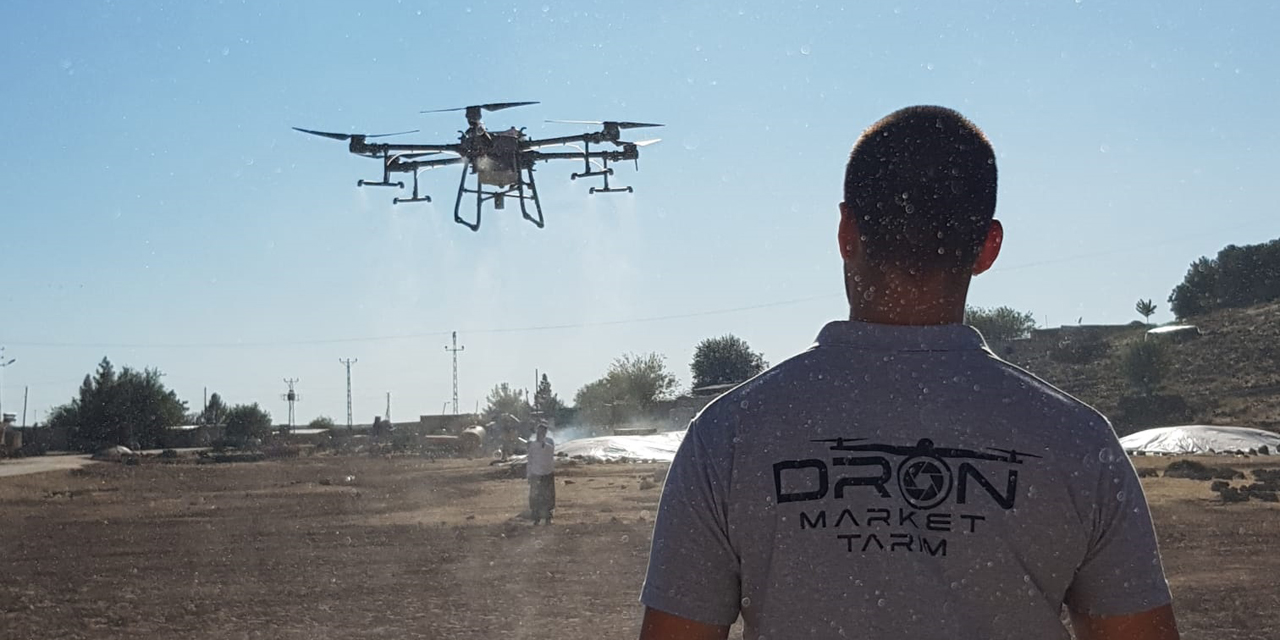 Türkiye’nin tahıl ambarı Konya’da tarlalar artık zirai ilaçlama dronları ile ilaçlanıyor