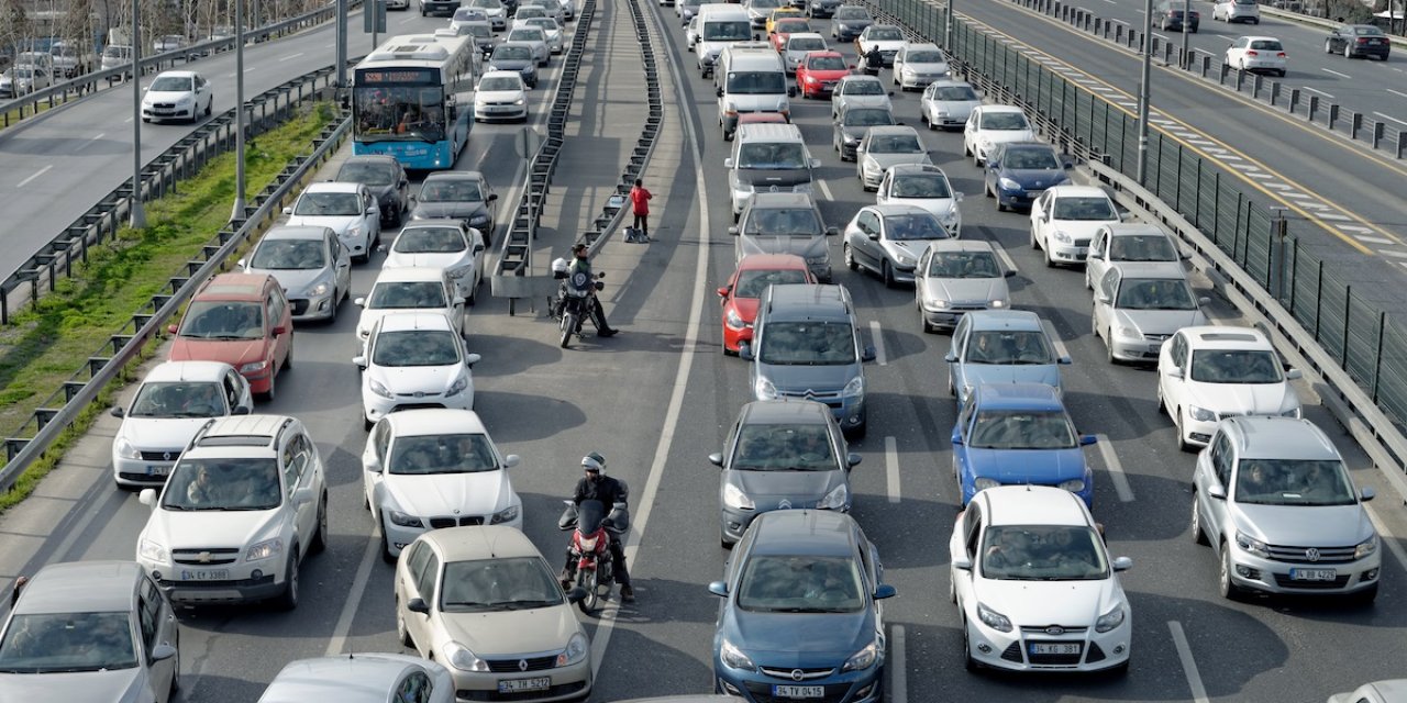 İstanbul'da her 30 dakikalık yolculuk 19 dakika uzuyor