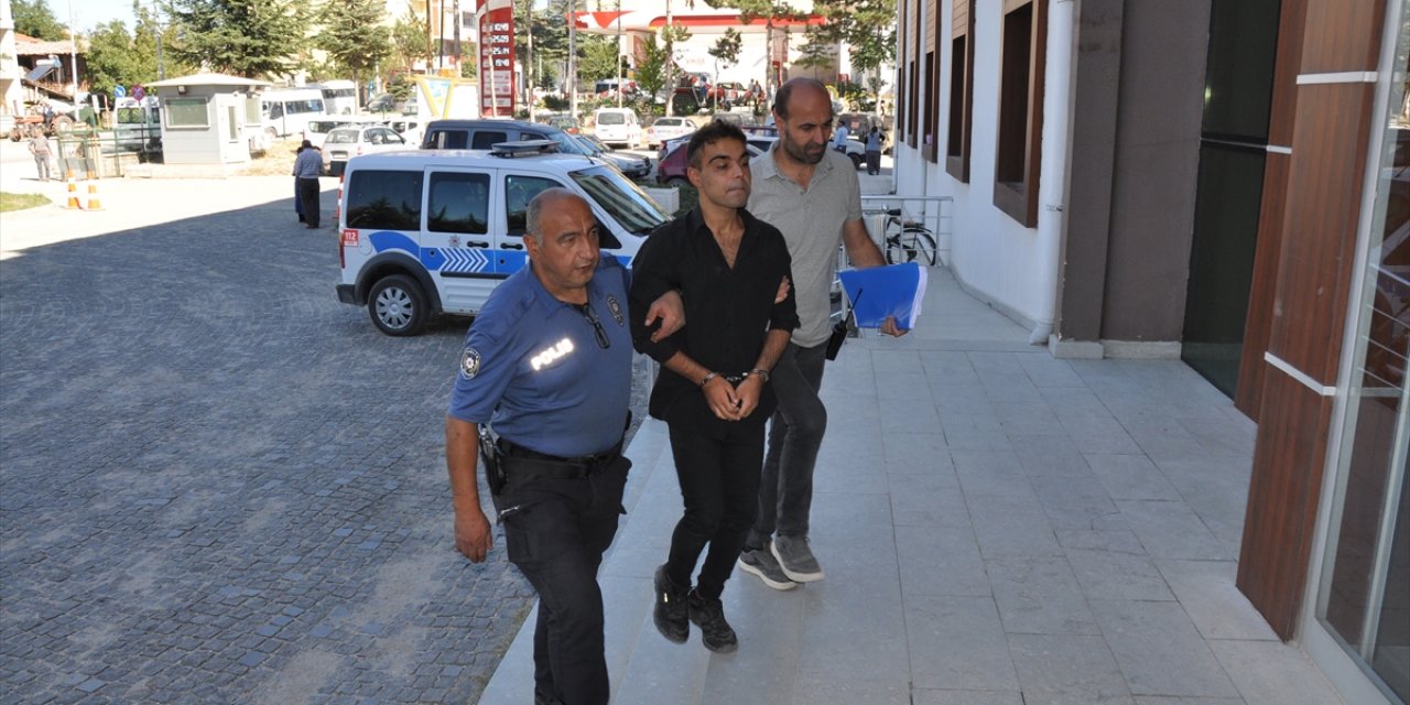 Amasya'da kuyumcuyu silah tehdidiyle soyan zanlı tutuklandı